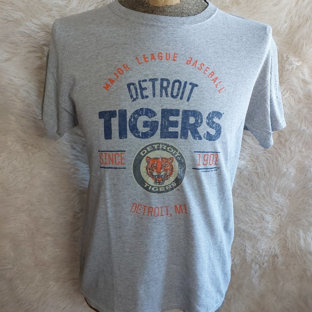 Genuine Merchandise Detroit Tiger Men's Grey Crew-Neck T-Shirt Size M